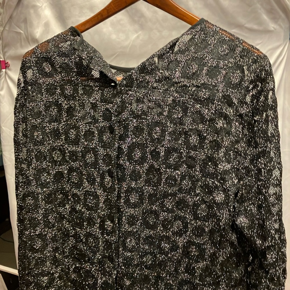Mrs Lora Women’s Rear-Button Blouse